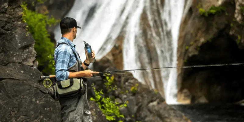 05_Damit dein Wasserfilter perfekt funktioniert, solltest du ihn gut pflegen und hin und wieder mit einer Rückspülspritze reinigen_LifeStraw_min