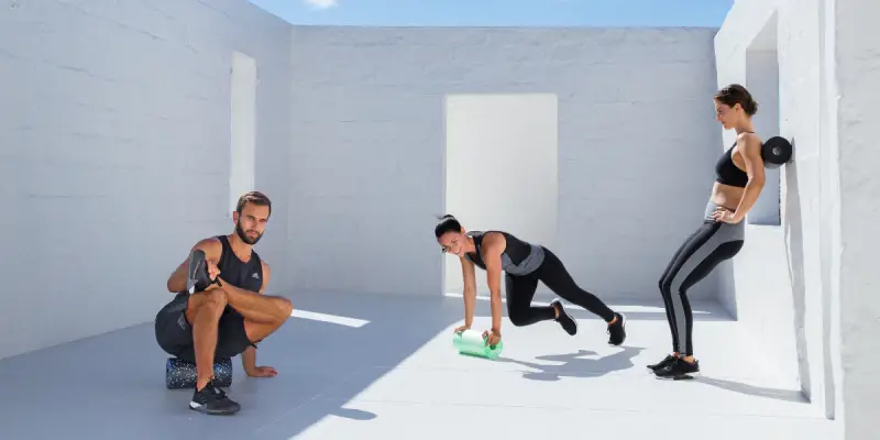08_Faszientraining mit einer Blackroll löst Verklebungen in deinem Gewebe und hilft deinen Muskeln bei der Regeneration_Blackroll