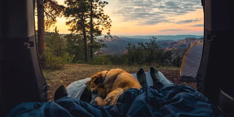 1_ campingausstattung _unsplash