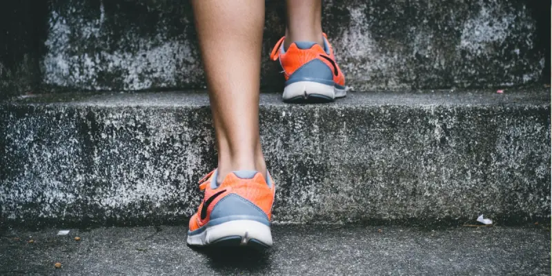 2_Neutral-, Stabilitäts- oder Naturalläufer - welcher Laufschuh passt zu dir_unsplash_OS-min