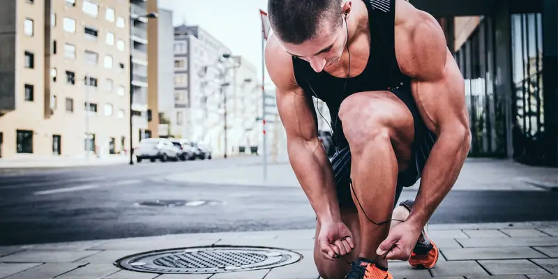 2_Voller Fokus auf das Erstellen deines Trainingsplan _Unsplash-min