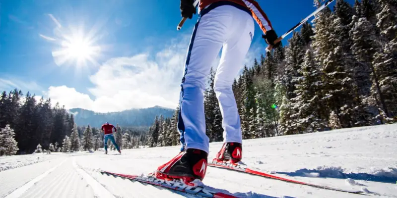 Welche Spannung sollte dein Skating-Langlaufski haben