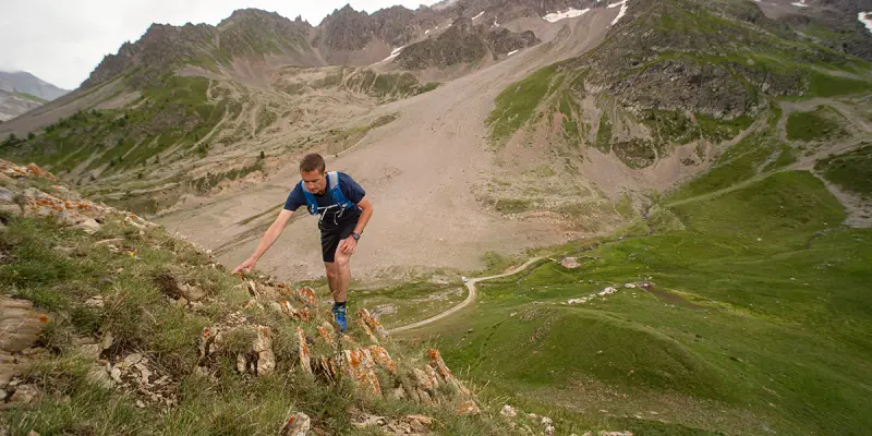 5_Nach jedem Anstieg ist der Laufrucksack ein hilfreicher Begleiter_CamelBak
