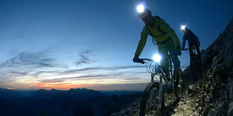 6_Achte auf die Beleuchtungsstärke der LED Scheinwerfer - je höher die Lumenzahl, desto heller leuchtet der Scheinwerfer_ Beleuchtung _Lupine-min