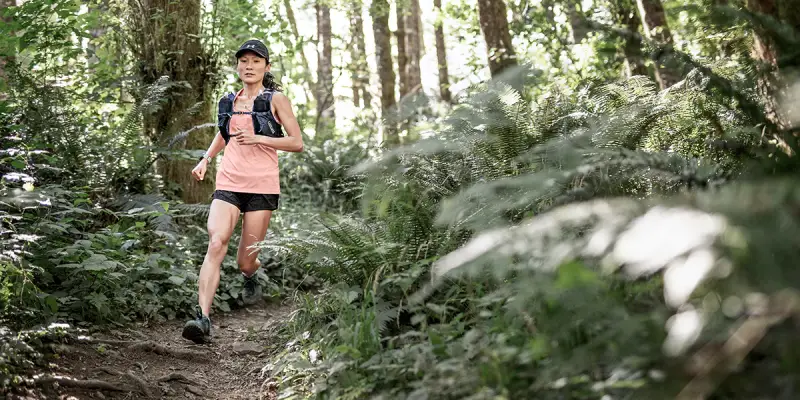 6_Auch in den Trails macht der Laufrucksack stets eine gute Figur_CamelBak