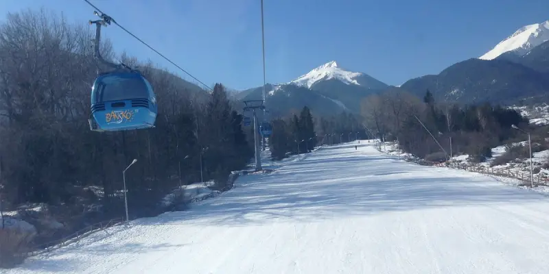 Exotische Skigebiete in fremden Ländern: Das bulgarische Skigebiet Bansko. -min