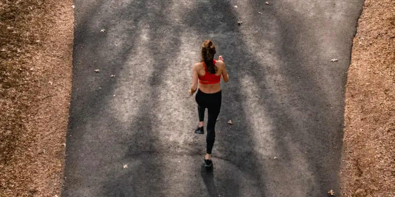 Einige Laufhosen bieten dir sinnvolle Features_Unsplash