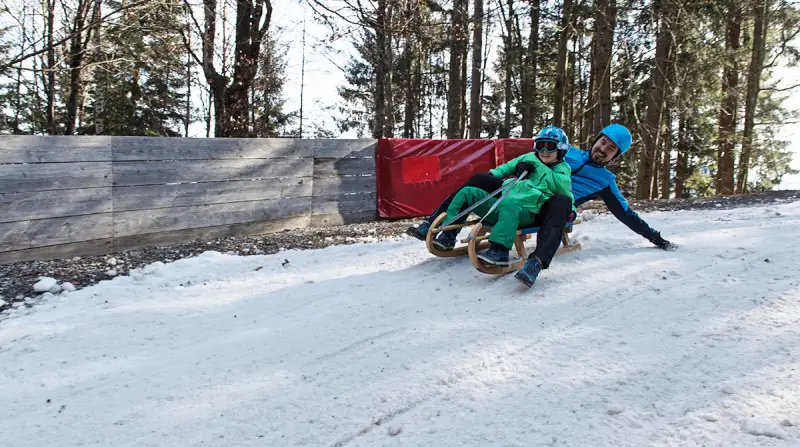 OUTSIDEstories Unterwegs Tipp Rodeln Hocheck (c) Tourist-Information Oberaudorf