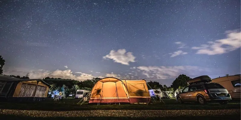 RAT_Campingaustattung_Campen mit Freunden