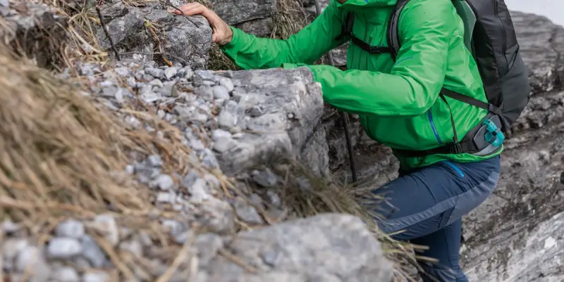Verschiedene Taschen bieten dir ausreichend Stauraum in deiner Wanderhose_Schöffel