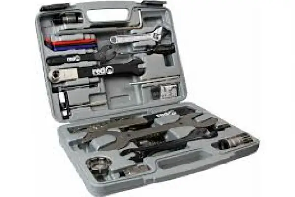 RED CYCLING PRODUCTS RED CYCLING Toolbox Comp Werkzeugkoffer Rad Werkzeug Reparatur Test Bewertung auf OUTSIDEstories