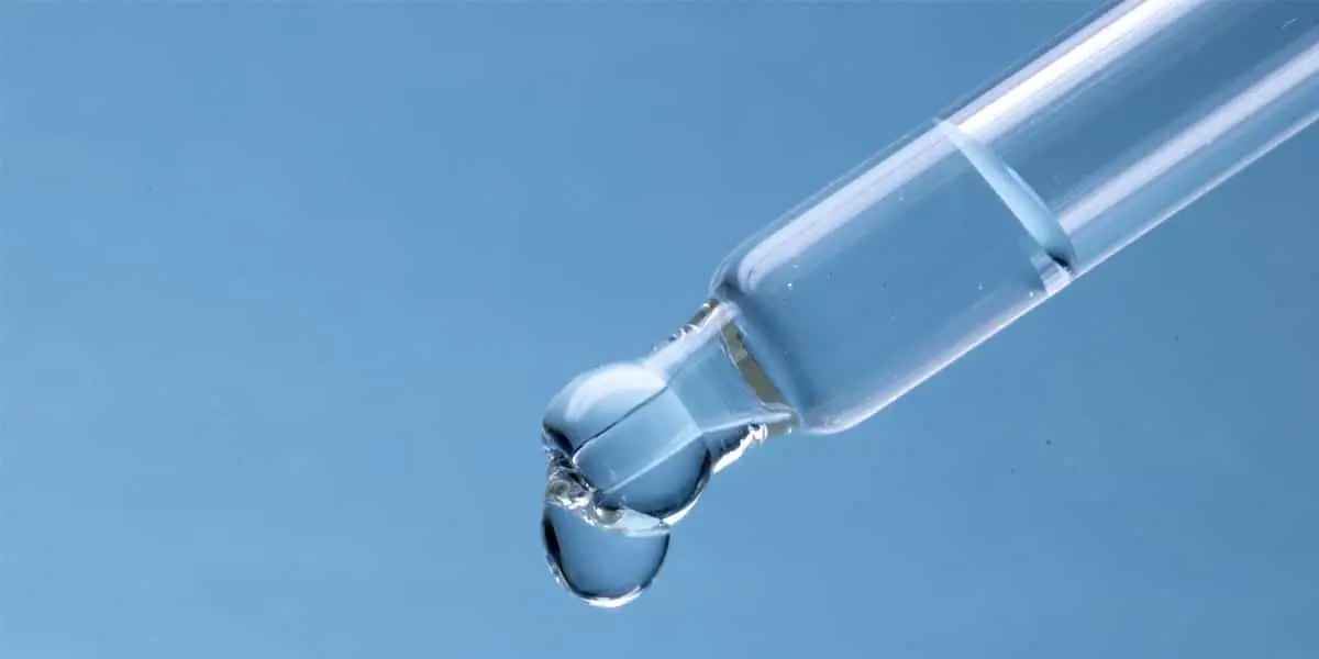 3_Dem Wasser sieht man die Verunreinigung nicht unbedingt an. Gute Wasserfilter filtern die meisten Partikel und Teilchen heraus.-min