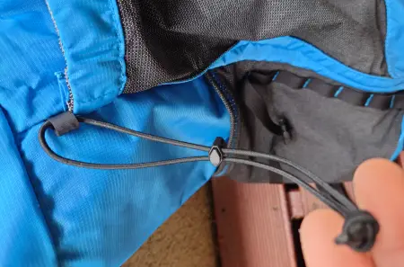 Gummiband zu Befestigung von Wanderstöcken