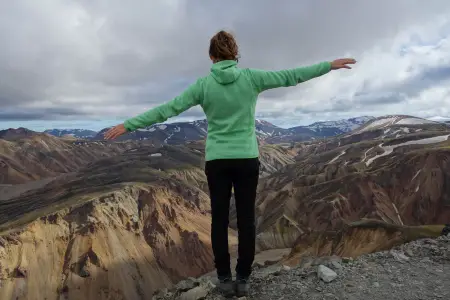 Die Jacke von hinten auf Tour in Island, sie passt super