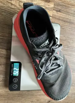 Gewicht von einem Schuh einzeln gewogen