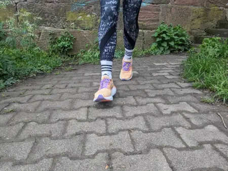 Man sieht den Schuh im Einsatz
