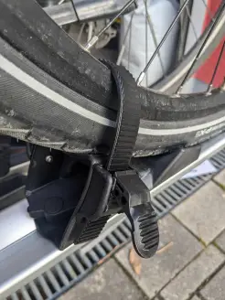 Man sieht die Radschalen mit den Nefestigungsratschen