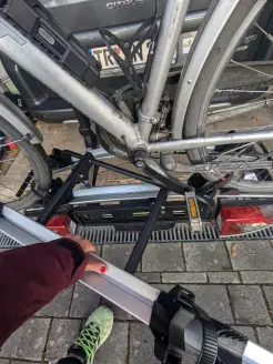 Man sieht dass das Erweiterungsmodul auch nachträglich montiert/ demontiert werden kann