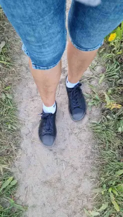 Auch wenn die Umstellung von normalen Sport-oder Straßenschuhen am Anfang etwas ungewohnt ist, spürt man schnell die Gesunden Effekte der Lederbarfußschuhe.